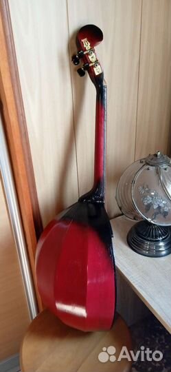 Народный инструмент. Домра тенор