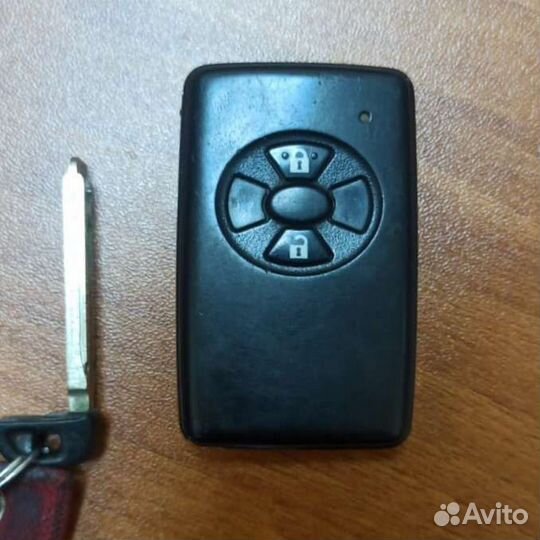 Смарт ключ Toyota Rav4 Mark X Corolla правруль