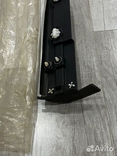 Накладка на порог наружная левая Mazda Mazda 3