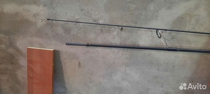 Спиниг +катушка 5000с плетенкой япония