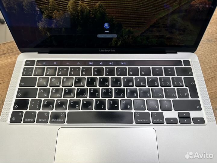 Macbook pro m1 256 8