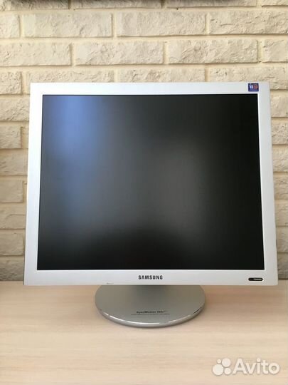 Монитор Samsung Sync Master 193 p