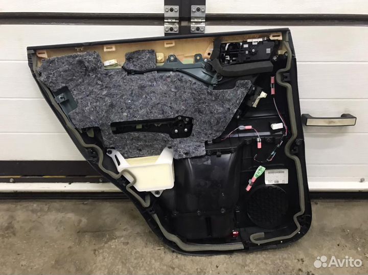 Обшивка двери задняя Toyota Land Cruiser Prado 150