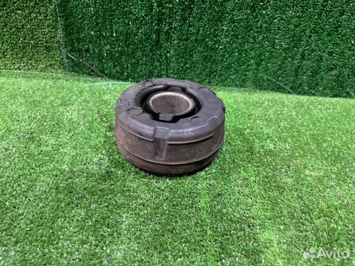 Подушка двигателя Renault Duster кроссовер 1.5