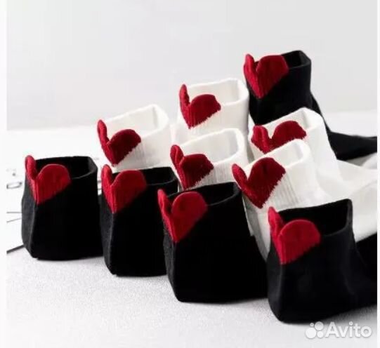 Комплект носков с сердечками белые чёрные Zara HM