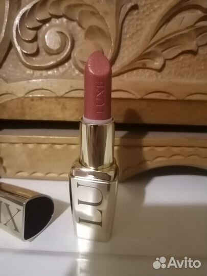 Помада новая, парфюм Avon
