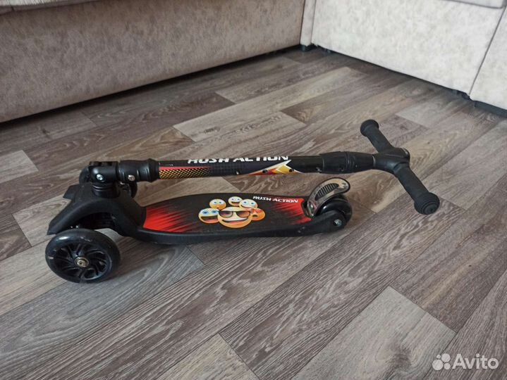 Самокат детский трехколесный бу