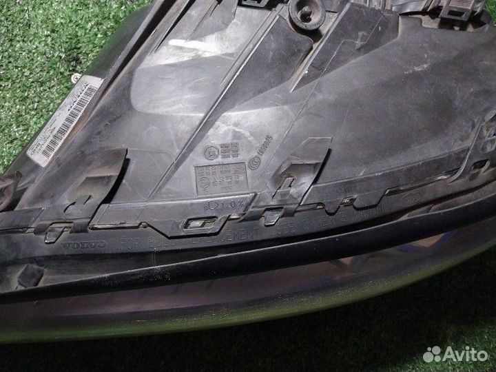 Фара ксеноновая Volvo S80