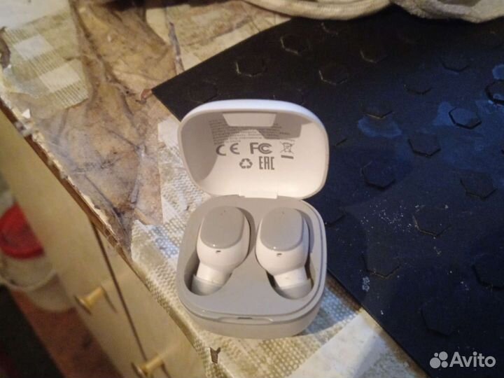 Беспроводные наушники бу HTC