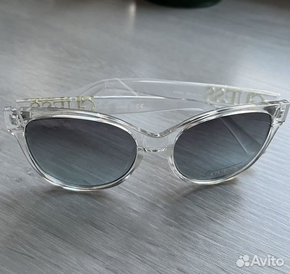 Солнечные очки guess