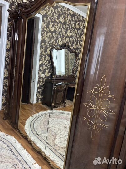 Спальный гарнитур