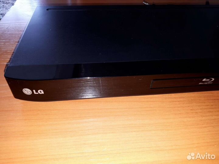 Blu-ray плеер LG BD555