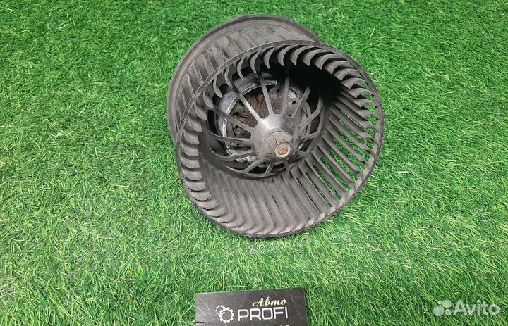 В наличии: Моторчик отопителя для Ford Focus 2