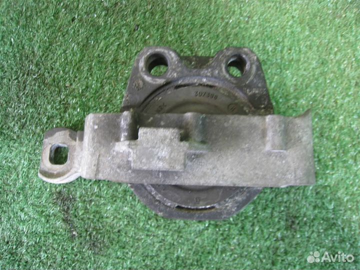 Опора (подушка) двигателя правая Ford Focus 2 (CB