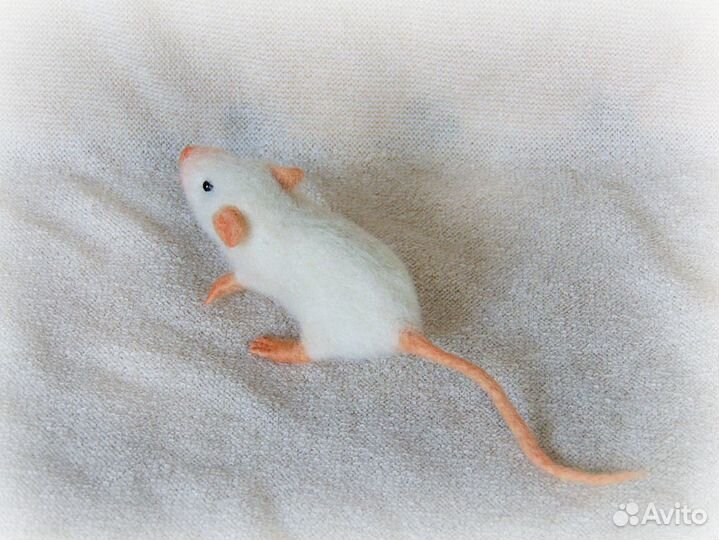 Реалистичная белая мышь (на заказ)