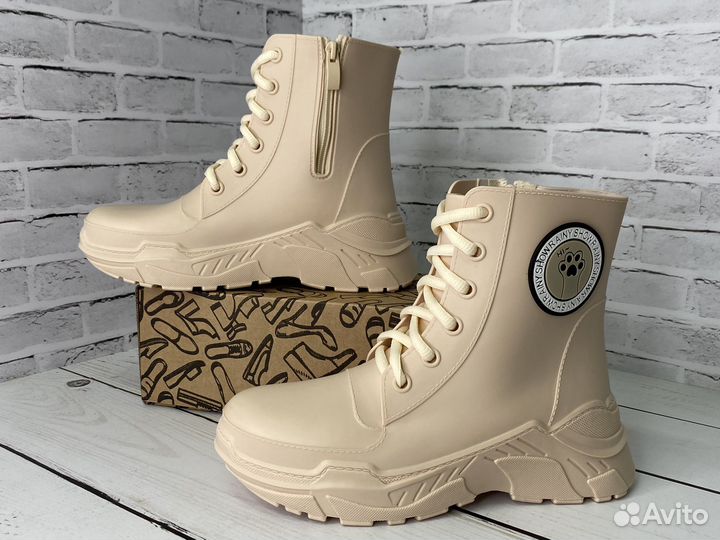 Резиновые сапоги новые размер 39,40,41