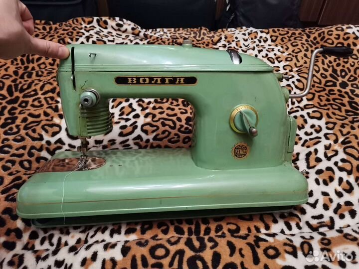 Швейная машина Волга