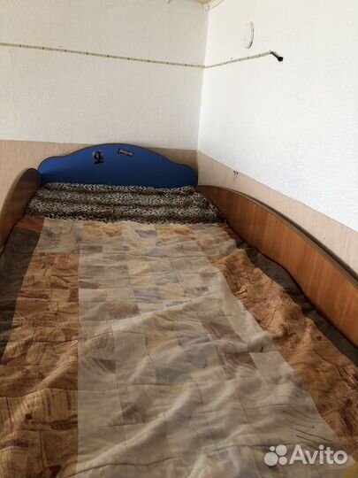 Кровать двухспальная с 2 матрасами