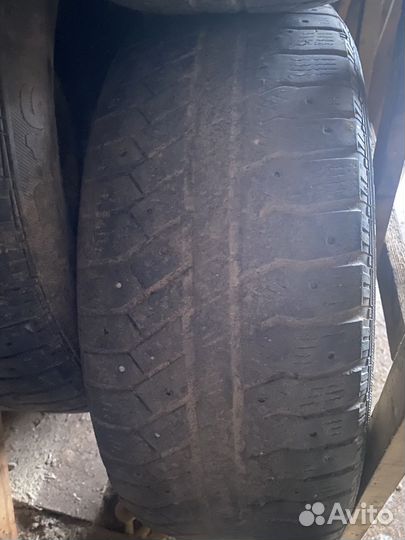 Continental ContiVikingContact 2 215/60 R16