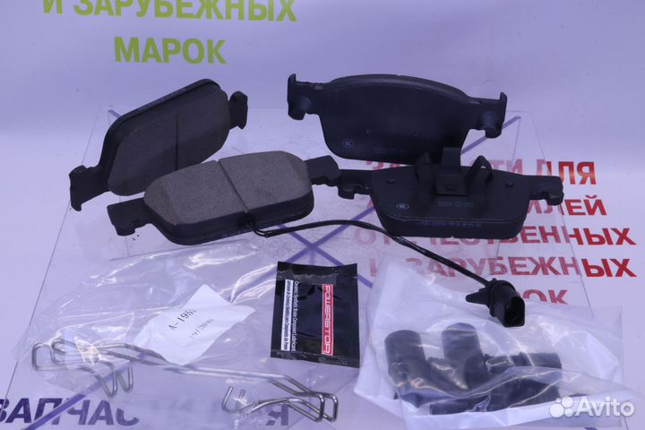 Тормозные колодки передние Audi A4 A5 8W0698151AA