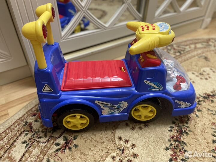 Машинка-каталка