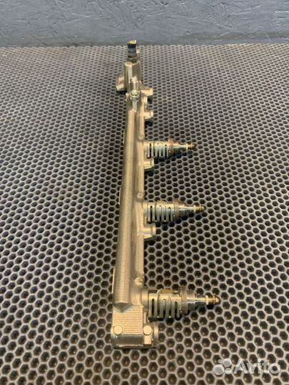 Топливная рейка Lexus Ls460 1UR-FSE 2007