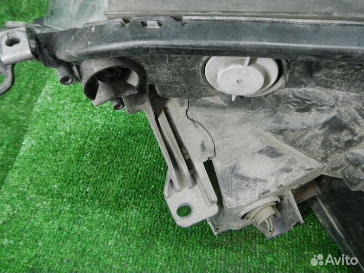 Фара правая Toyota RAV4