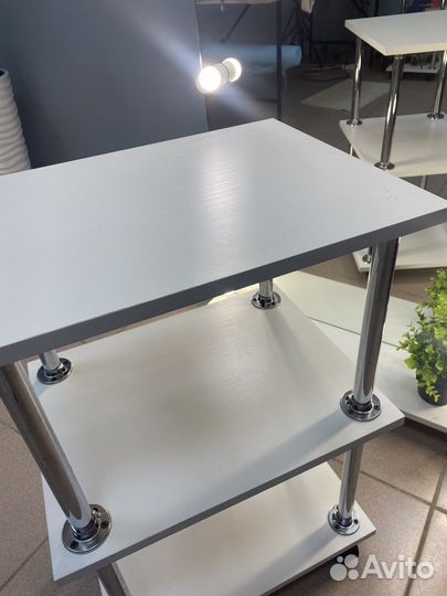 Этажерка на колесиках