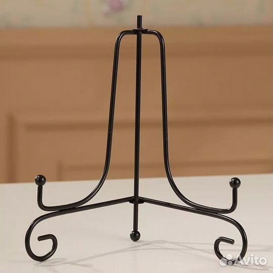 «Декоративная подставка для тарелки чёрного цвета»