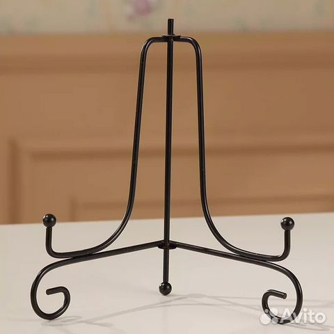 «Декоративная подставка для тарелки чёрного цвета»