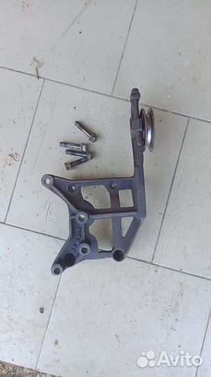 Ролик кондиционера Kia Sportage 1