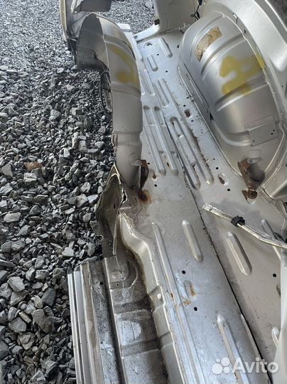 Лонжерон задний правый WV Transporter 5