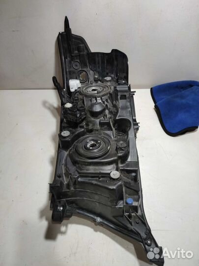 Фара правая Toyota Land Cruiser 200 lc200