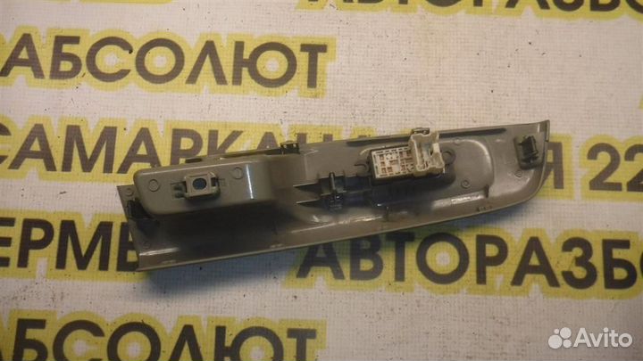Кнопка стеклоподъемника Subaru Forester III (SH)