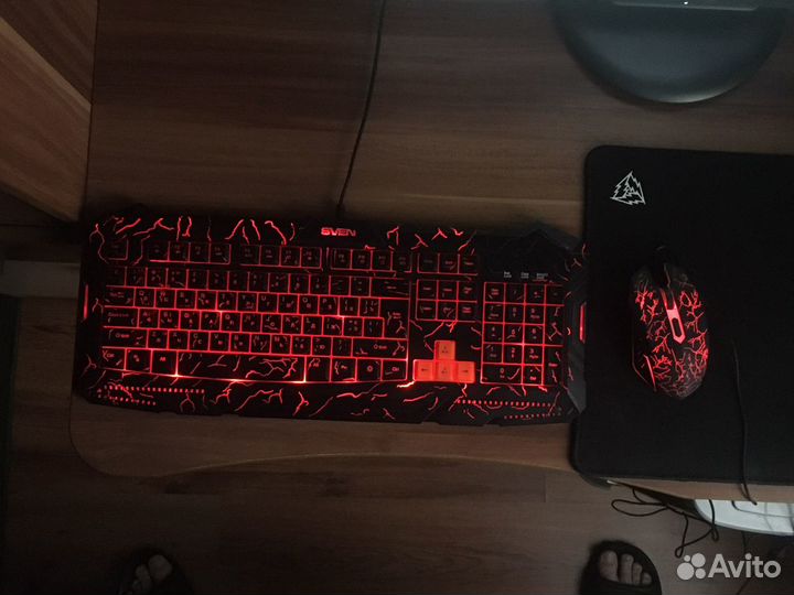 Игровая клавиатура и мышь sven GS-9400