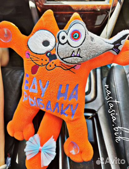 Кот в автомобиль