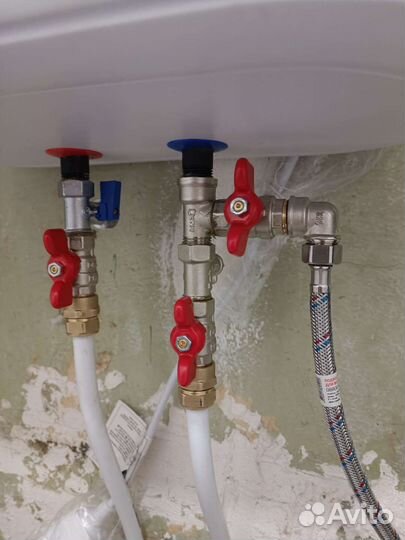 Установка водонагревателя накопительного/ проточно