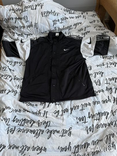 Вещи, джинсы, кофты и рубашка