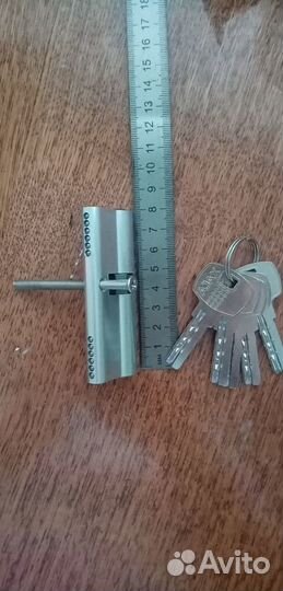 Личинка для дверного замка