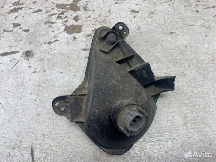 Фонарь противотуманный задний левый Mitsubishi