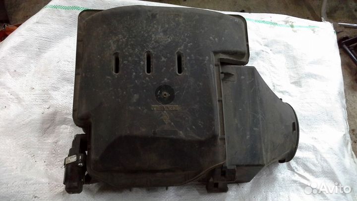 Корпус воздушного фильтра Renault Duster 1.6