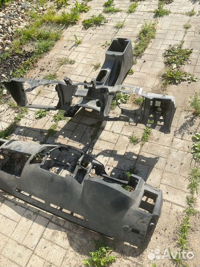 Торпедо салона / пластик салона toyota Hilux 2014