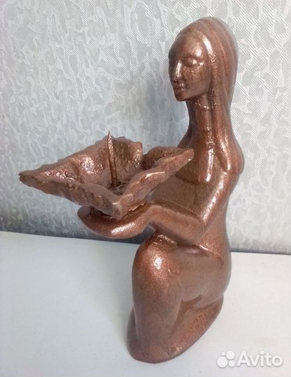 Статуэтка СССР литье Девушка с разносом подсвечник