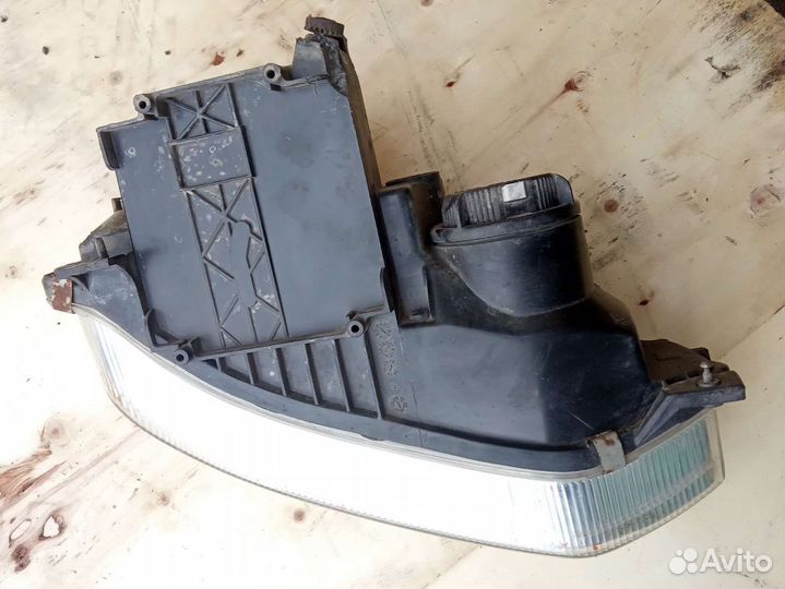 Фара Alfa Romeo 156