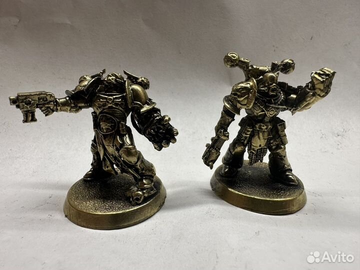 Фигурки бронзовые