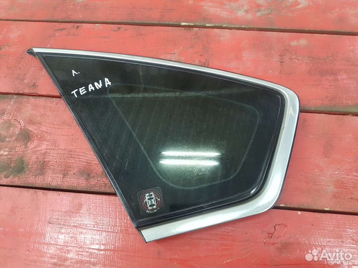 Форточка Nissan teana j31