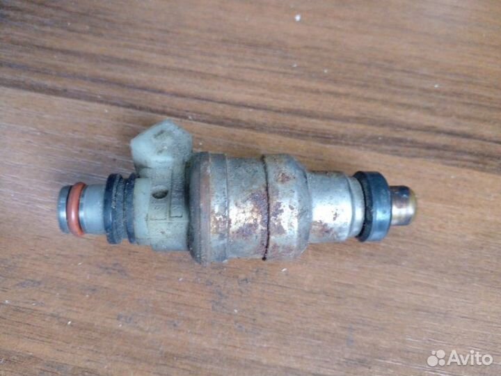 Форсунка инжекторная Mitsubishi Pajero