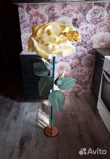 Интерьерная роза