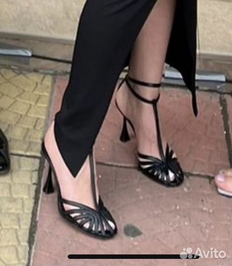 Продам босоножки