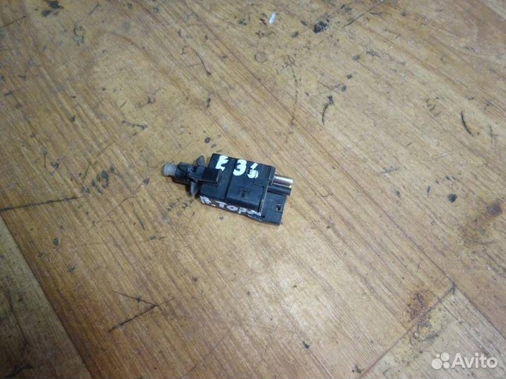 Датчик включения стоп-сигнала BMW 3-серия E36 199